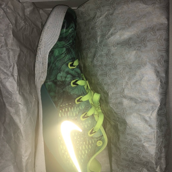 Kobe East 9 (size 11.5) good condition - Picture 4 of 4